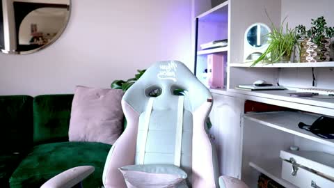 Nathalie Hardy  online show from 02.16.26