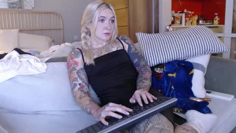 tattoobbgirl online show from 03.05.25