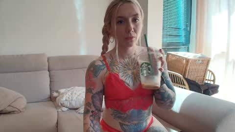 Snapshot of tattoobbgirl chatting on 05.04.26 tattoobbgirl online show from 05.04.26