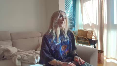 Snapshot of tattoobbgirl chatting on 05.16.26 tattoobbgirl online show from 05.16.26