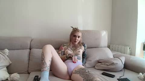 Snapshot of tattoobbgirl chatting on 05.23.26 tattoobbgirl online show from 05.23.26