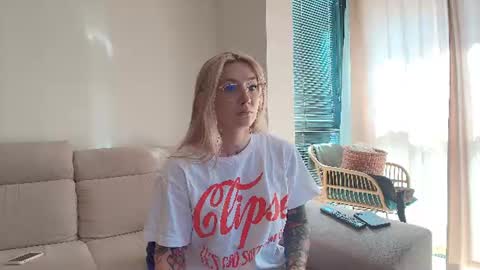 Snapshot of tattoobbgirl chatting on 06.15.26 tattoobbgirl online show from 06.15.26
