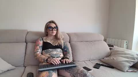 Snapshot of tattoobbgirl chatting on 06.23.26 tattoobbgirl online show from 06.23.26