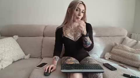 Snapshot of tattoobbgirl chatting on 06.29.26 tattoobbgirl online show from 06.29.26
