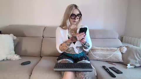 Snapshot of tattoobbgirl chatting on 07.02.26 tattoobbgirl online show from 07.02.26