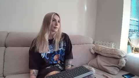 Snapshot of tattoobbgirl chatting on 07.03.26 tattoobbgirl online show from 07.03.26