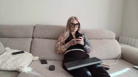 Snapshot of tattoobbgirl chatting on 07.14.26 tattoobbgirl online show from 07.14.26