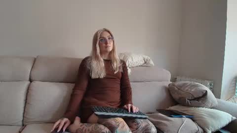 Snapshot of tattoobbgirl chatting on 07.21.26 tattoobbgirl online show from 07.21.26