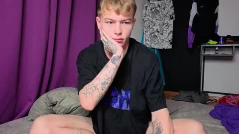 Snapshot of tattooed666cat chatting on 10.01.25 Alex but u can call me Theo online show from 10.01.25