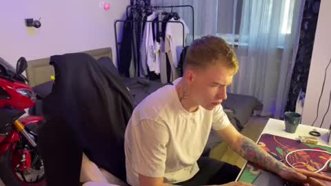 Snapshot of tattooed666cat chatting on 03.20.26 Alex but u can call me Theo online show from 03.20.26