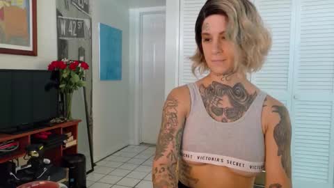 Snapshot of tattooed_natalia chatting on 11.18.25 Natalia 3 online show from 11.18.25