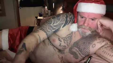 Snapshot of tattooeddilf01 chatting on 12.22.24 Tattooeddilf 01 online show from 12.22.24