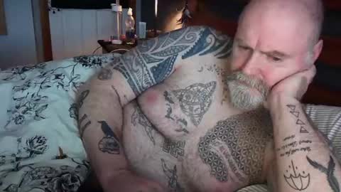 Snapshot of tattooeddilf01 chatting on 01.05.25 Tattooeddilf 01 online show from 01.05.25
