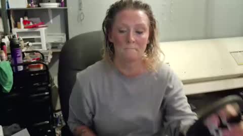 Lisa Lovely online show from 02.10.25