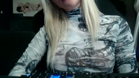 Snapshot of tatuada_safada chatting on 06.11.26 tatuada_safada online show from 06.11.26