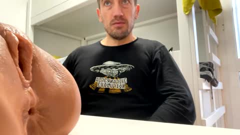 Snapshot of tatuador40 chatting on 12.08.24 Tatuador40 online show from 12.08.24