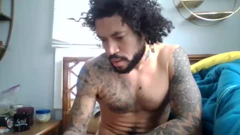 Snapshot of taurusbaeforever chatting on 01.11.26 taurusbaeforever online show from 01.11.26