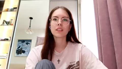 Snapshot of tawnyzenisek chatting on 07.04.26 Veronica online show from 07.04.26