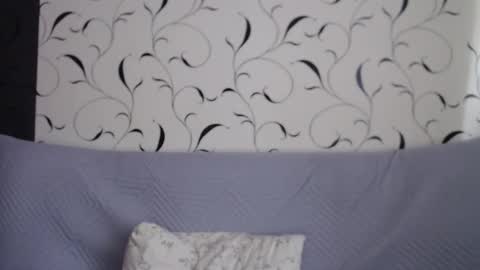 Snapshot of taxxxu chatting on 02.13.26 Diana online show from 02.13.26