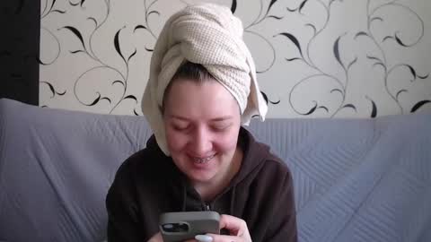 Snapshot of taxxxu chatting on 03.13.26 Diana online show from 03.13.26