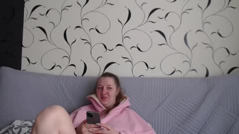 Snapshot of taxxxu chatting on 03.26.26 Diana online show from 03.26.26