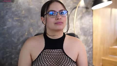 Teylor  Kim online show from 10.25.25