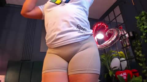 Taylor Bennet online show from 02.21.25