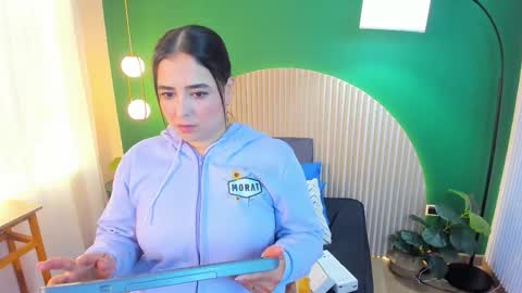 Taylor Bennet online show from 09.26.25