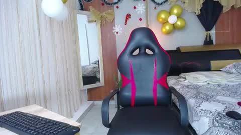 taylor_collins_2 online show from 11.12.25