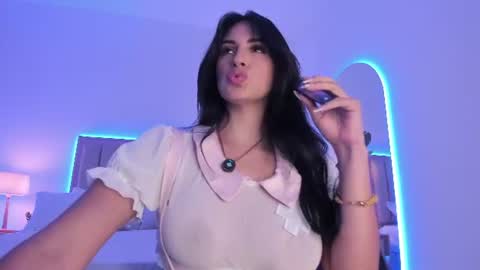 Taylor  Help me to get 100 thumbs up online show from 06.16.26