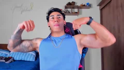 Snapshot of taylor_mclane1 chatting on 11.26.25 taylor_mclane1 online show from 11.26.25