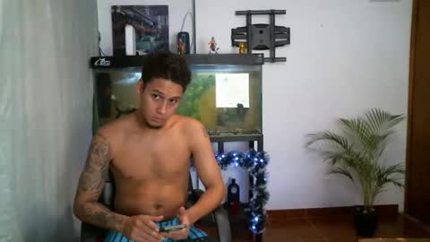 Snapshot of taylor_meghan chatting on 11.27.25 Taylor and Meghan online show from 11.27.25