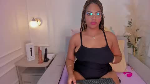 Snapshot of taylor_sexyy chatting on 01.15.25 Taylor  online show from 01.15.25
