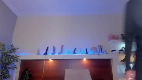 Taylor online show from 10.04.25