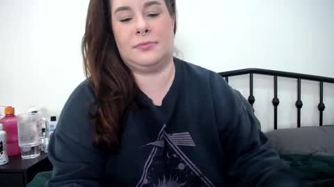 Snapshot of taylormichaels87 chatting on 12.01.25 Taylor Michaels online show from 12.01.25