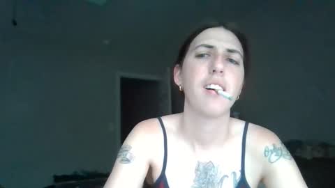 Snapshot of taylorslay chatting on 12.14.25 taylorslay online show from 12.14.25