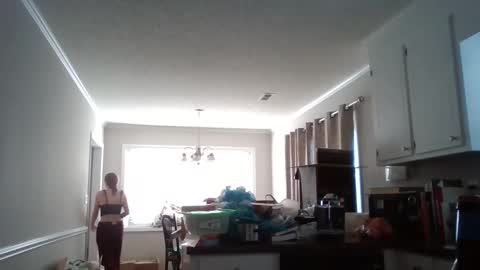 Snapshot of taylorslay chatting on 12.15.25 taylorslay online show from 12.15.25