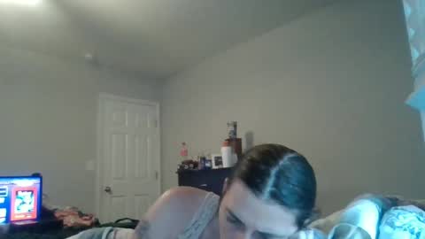 Snapshot of taylorslay chatting on 06.18.26 taylorslay online show from 06.18.26