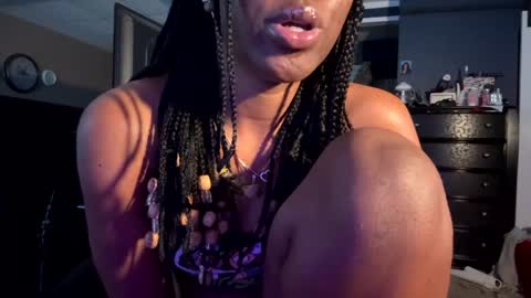 Snapshot of taylorsosweets chatting on 12.30.24 Taylor online show from 12.30.24