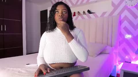 Snapshot of tayrasiny chatting on 06.13.26 Tayra horny for you online show from 06.13.26