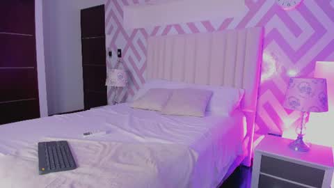 Snapshot of tayrasiny chatting on 07.18.26 Tayra horny for you online show from 07.18.26