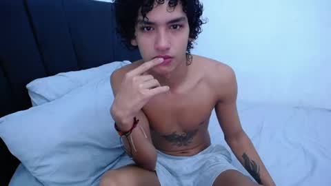 Snapshot of tayronx33 chatting on 01.12.25 Tayron online show from 01.12.25