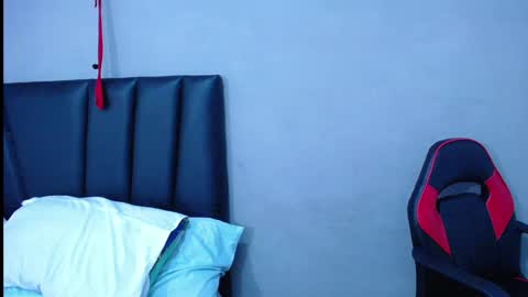 Snapshot of tayronx33 chatting on 10.02.25 Tayron online show from 10.02.25