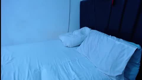 Snapshot of tayronx33 chatting on 10.04.25 Tayron online show from 10.04.25