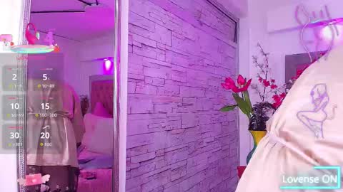 Snapshot of tayzon_foxxx chatting on 09.09.25 Sofia online show from 09.09.25