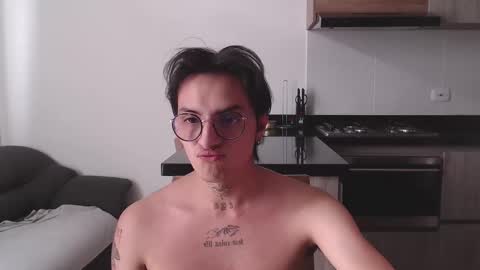 Teo independent model online show from 03.07.25