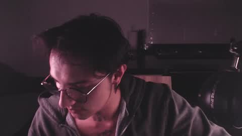 Teo independent model online show from 03.11.25