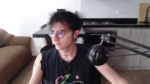 Teo independent model online show from 06.18.26