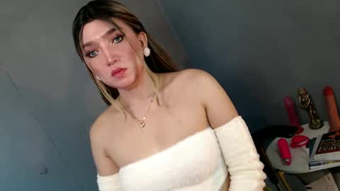 Snapshot of te_amo28 chatting on 12.18.24 ellaine online show from 12.18.24