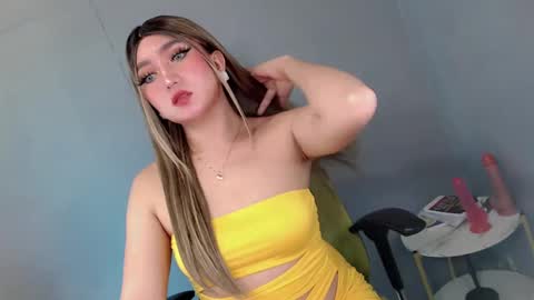Snapshot of te_amo28 chatting on 03.06.25 ellaine online show from 03.06.25